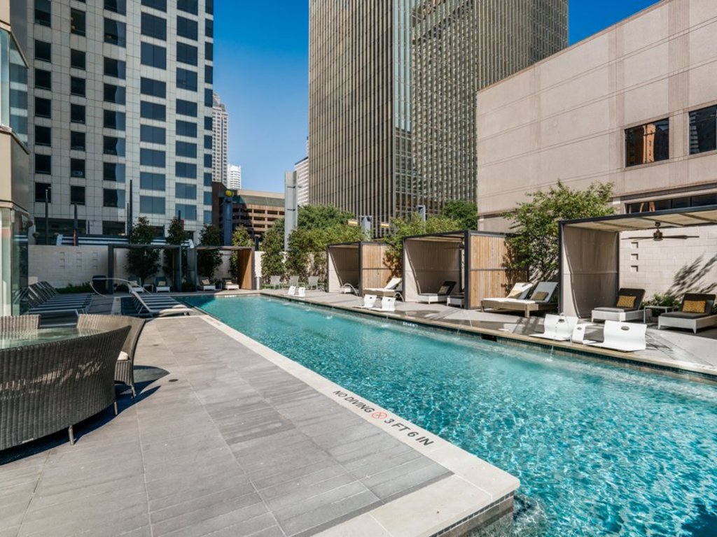 One Dallas Center High Rise Apartments in Downtown Dallas, TX