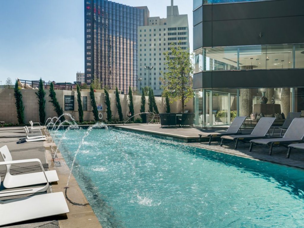 One Dallas Center High Rise Apartments in Downtown Dallas, TX